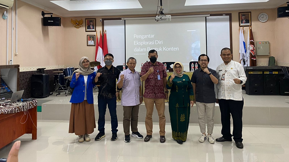 Peningkatan Kompetensi Siswa/i SMA Melalui Program Generasi Cerdas terhadap Media Konvensional dan Media Digital